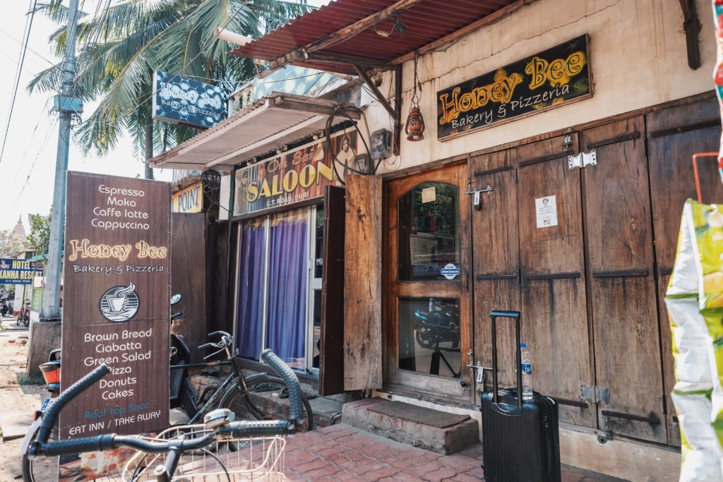 プリー観光に来たら寄りたい唯一の癒しカフェ Honey Bee ハニービー インド Tokiori プリー観光に来たら寄りたい唯一の癒しカフェ Honey Bee ハニービー インド Tokiori